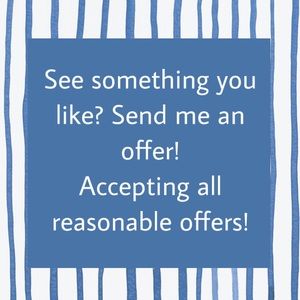 🤍Accepting all reasonable offers!💙